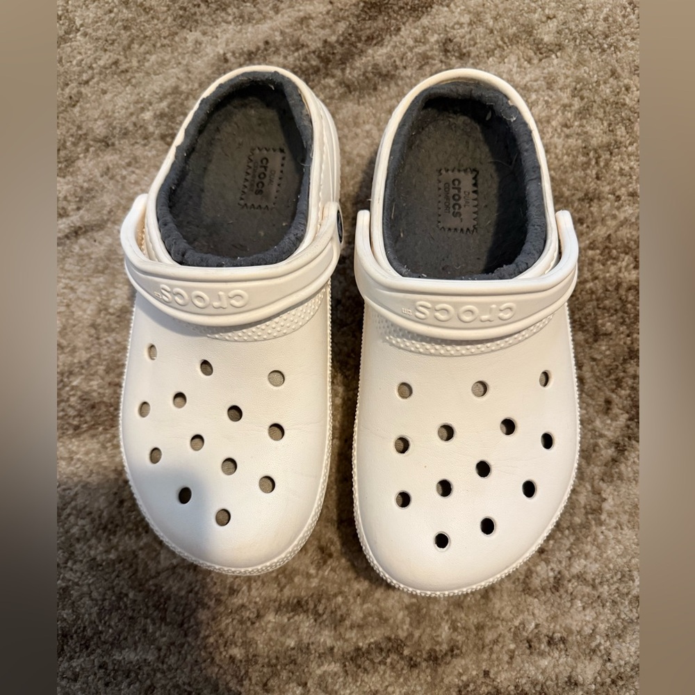 Lined Crocs size 8